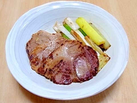 チャーシューと長ねぎの炒め物